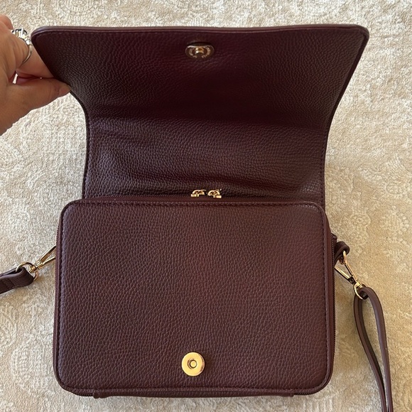 Brand New Karla Hanson Madison Organizer Crossbody Bag RFID Blocking Plum Purse - Picture 9 of 15